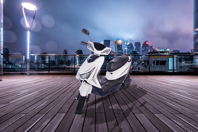 Ampere Reo Elite Side Profile View (Right)