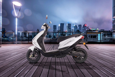 Ampere Reo Elite Side Profile View (Left)