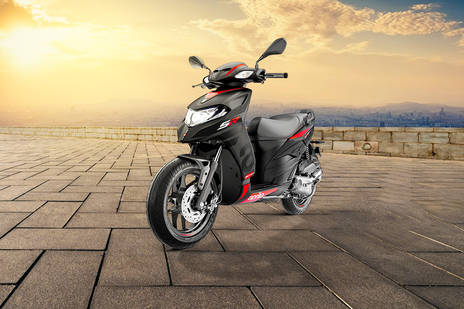 Aprilia SR 160 Carbon