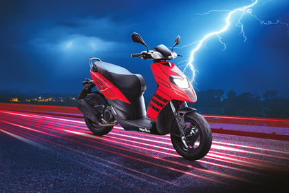 Aprilia SR Storm Front Right Quarter View Aprilia SR Storm Front Right Quarter View
