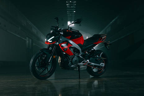 Aprilia Tuono 457 STD