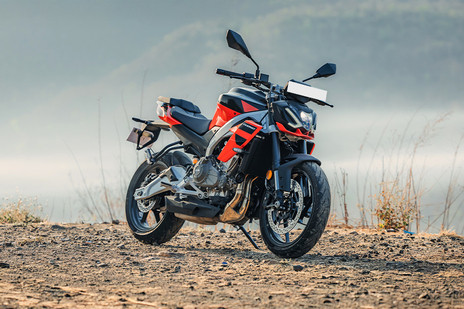 Aprilia Tuono 457 STD