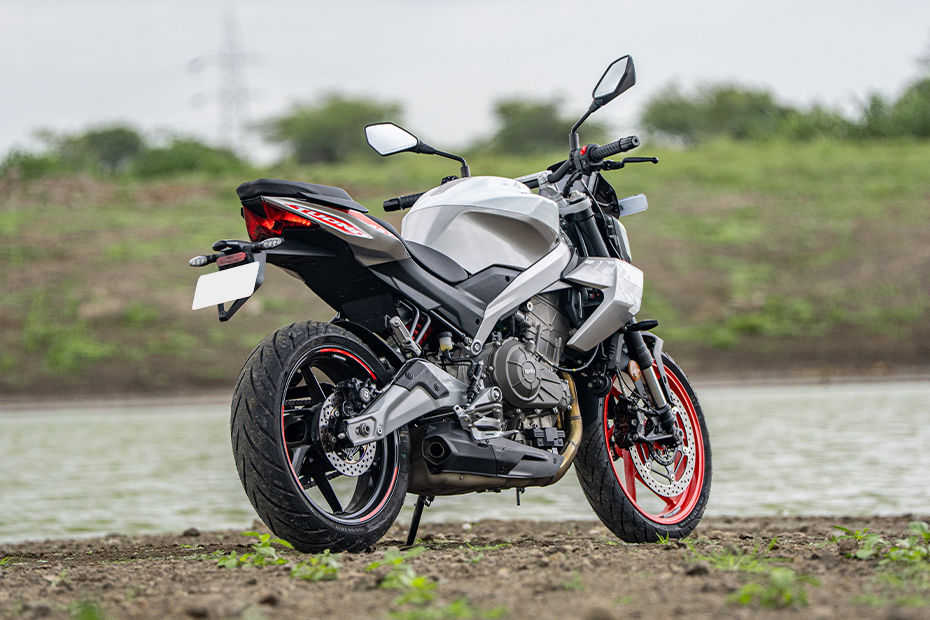 Aprilia Tuono 457 image 7
