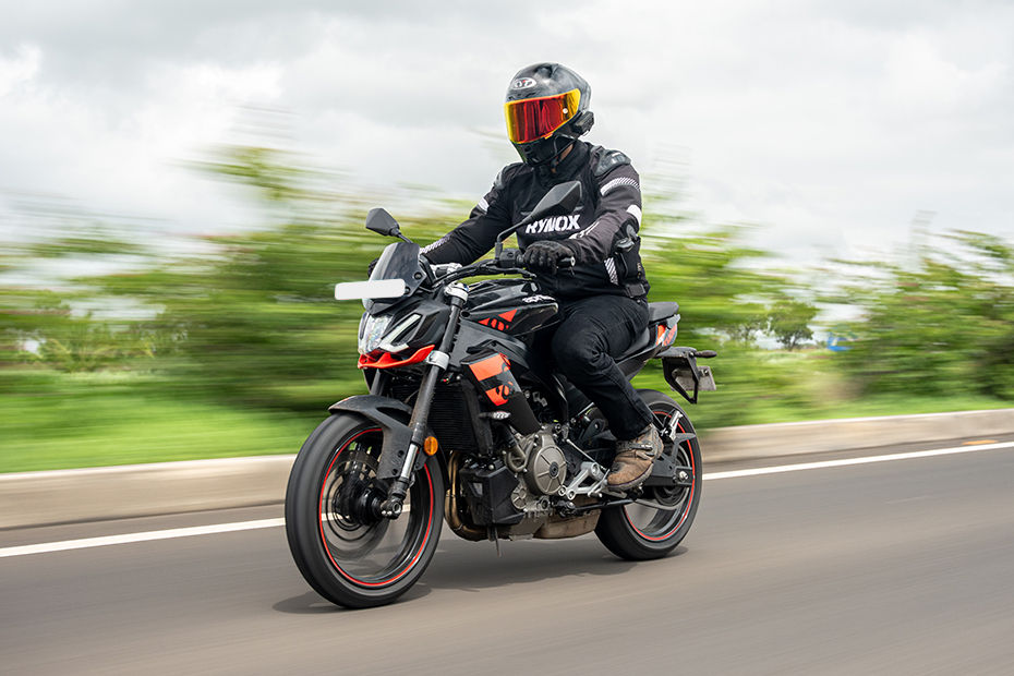 Aprilia Tuono 457 image 11
