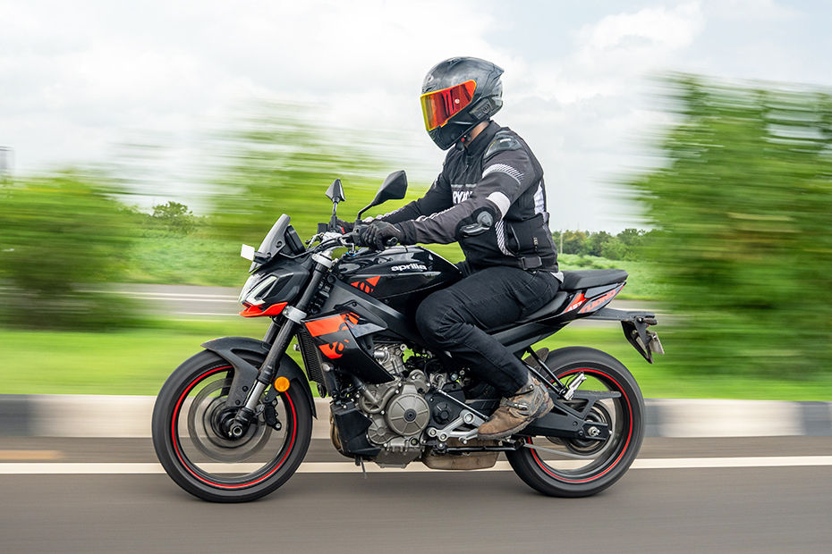 Aprilia Tuono 457 image 12
