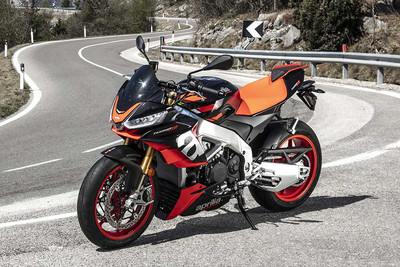 अप्रीलिया ट्यूनो वी4 Front Left Quarter View