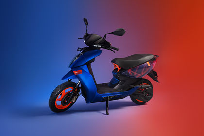 Ather 450 Apex Front Left Quarter View Ather 450 Apex Front Left Quarter View