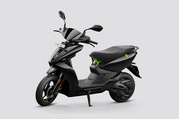 Ather 450S Front Left Quarter View Ather 450S Front Left Quarter View