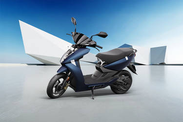 Ather 450X Front Left View