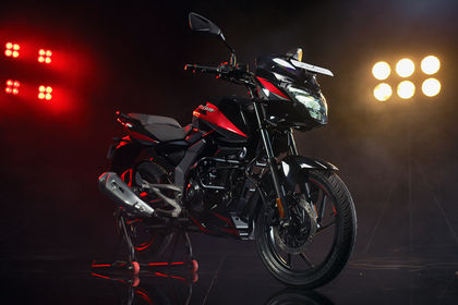Bajaj Pulsar 125 Front Right Quarter View Bajaj Pulsar 125 Front Right Quarter View