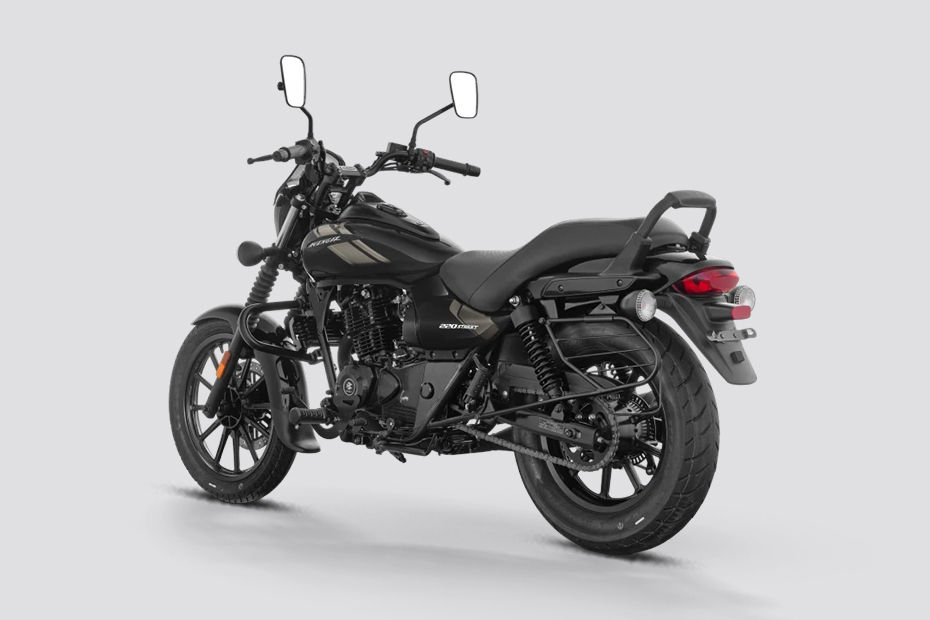 Bajaj Avenger 220 Street image 5