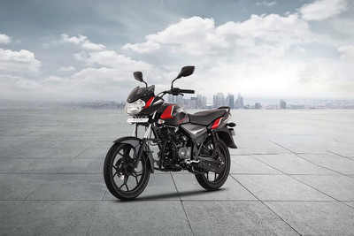 Bajaj Discover 125 Front Left Quarter View