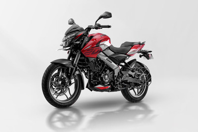 Bajaj Pulsar NS200 Front Left Quarter View