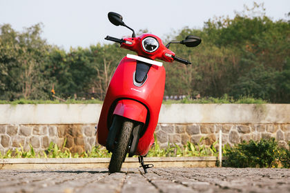 Bajaj Chetak C2501 Front View Bajaj Chetak C2501 Front View