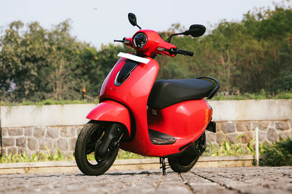 Bajaj Chetak C2501 Front Left Quarter View Bajaj Chetak C2501 Front Left Quarter View