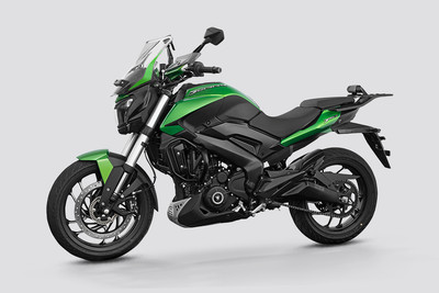 बजाज डोमिनार 400 Front Left Quarter View