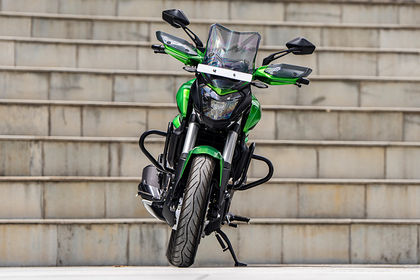 Bajaj Dominar 400 Front View Bajaj Dominar 400 Front View