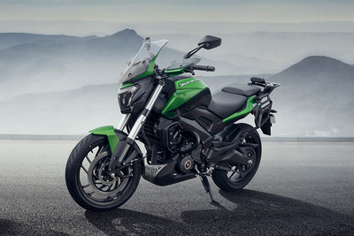 2024 बजाज डोमिनार 400 Front Left Quarter View
