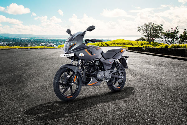 Bajaj Pulsar 180F Front Left Quarter View