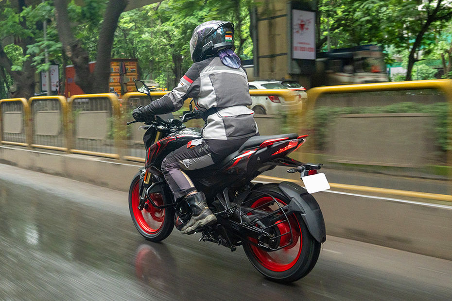 Bajaj Pulsar N160 S image 12