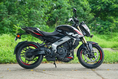 Bajaj Pulsar NS400Z Side Profile View (Right)