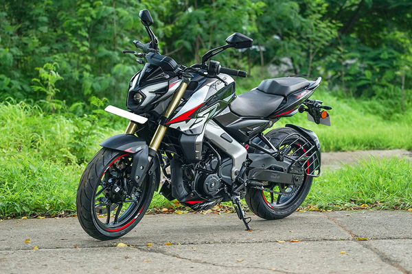 Bajaj Pulsar NS400Z (2025) Front Left Quarter View Bajaj Pulsar NS400Z (2025) Front Left Quarter View