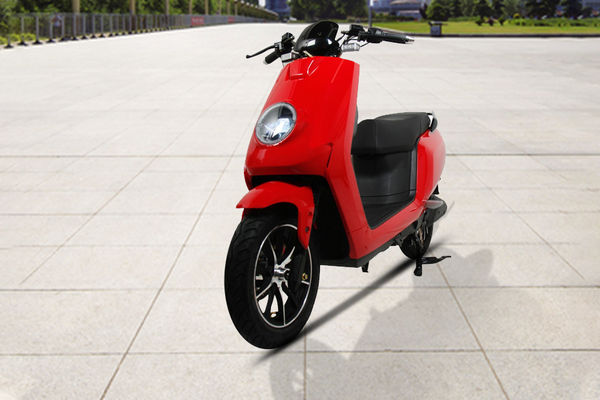 BattRE Electric Scooter Front Left Quarter View