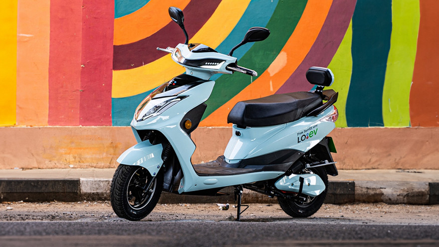 BattRE Electric LoEV Front Left Quarter View