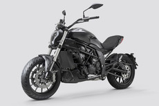 बेनेल्ली 502 सी वैरिएंट्स