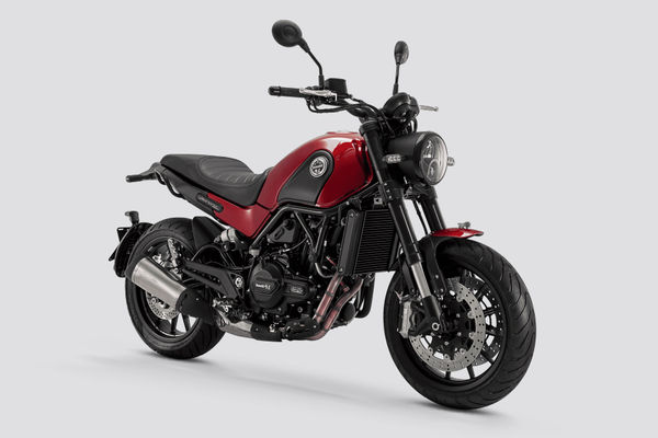 Benelli Leoncino 500 Benelli Leoncino 500