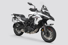 बेनेल्ली टीआरके 502 कलर्स