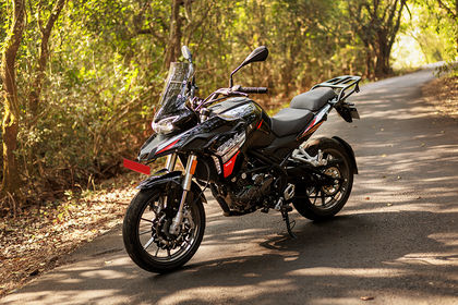 Benelli TRK 251 Front Left Quarter View Benelli TRK 251 Front Left Quarter View