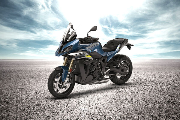 BMW S 1000 XR Front Left Quarter View BMW S 1000 XR Front Left Quarter View