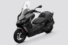 सी 400 जी.टी Alpine White