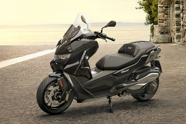BMW C 400 GT (2021-2025) Front Left Quarter View BMW C 400 GT (2021-2025) Front Left Quarter View
