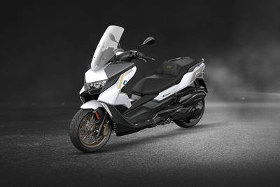 BMW C 400 GT Front Left View