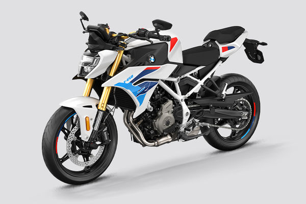 BMW F 450 R Front Left Quarter View