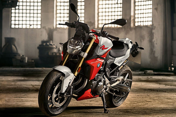 BMW F 900 R Front Left Quarter View BMW F 900 R Front Left Quarter View
