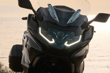 BMW K 1600 Grand America Head Light