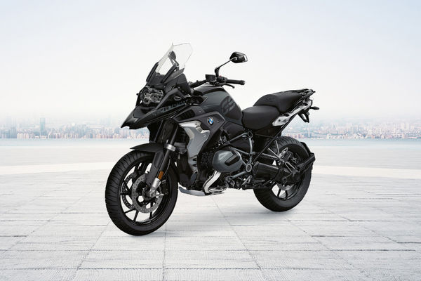 BMW R 1250 GS Front Left Quarter View BMW R 1250 GS Front Left Quarter View