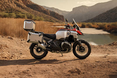 BMW R 1300 GS Adventure दाईं ओर का दृश्य