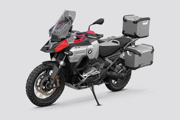 BMW R 1300 GS Adventure Front Left Quarter View