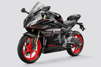 CFMoto 450SR फ्रंट लेफ्ट क्वार्टर व्यू