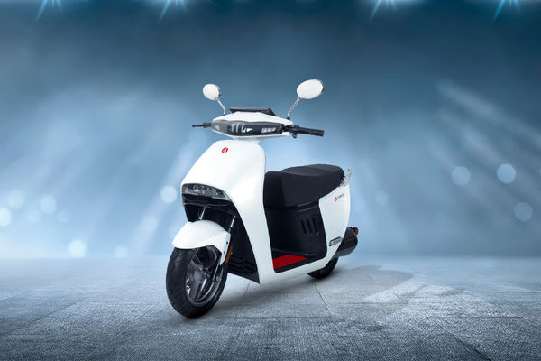 DAO Model 703 Front Left Quarter View