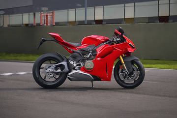 2025 Ducati Panigale V4 Right Side View