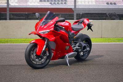Ducati Panigale V4 Front Left Quarter View