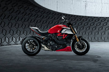 Diavel 1260 Red With Black