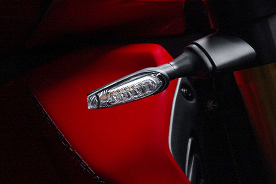 Ducati Streetfighter V4 image 11