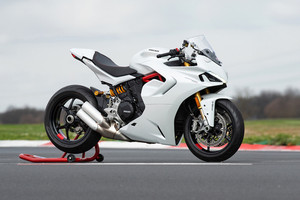 Ducati SuperSport 950 S Pure White On road Price, Specifications