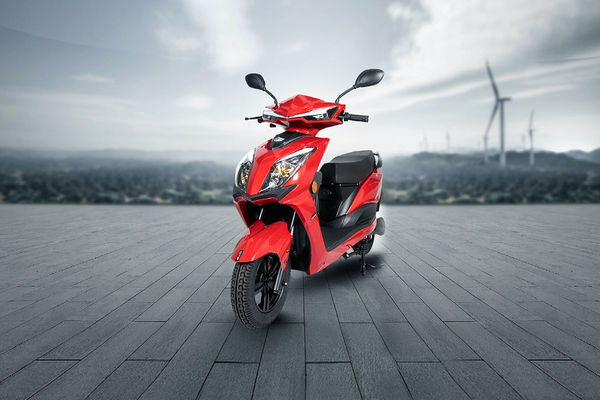 EeVe Xeniaa Front Left Quarter View